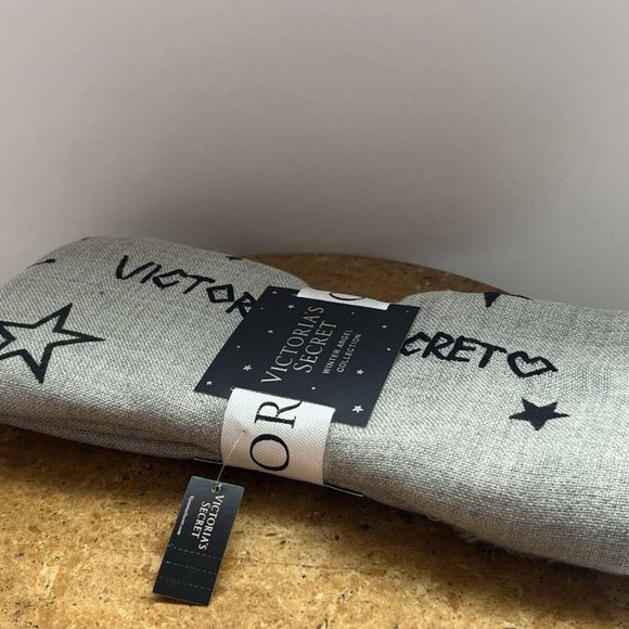 Victoria's Secret Winter Angel Women's Gray Acrylic Night Star Embroidered Scarf - Picture 5 of 8